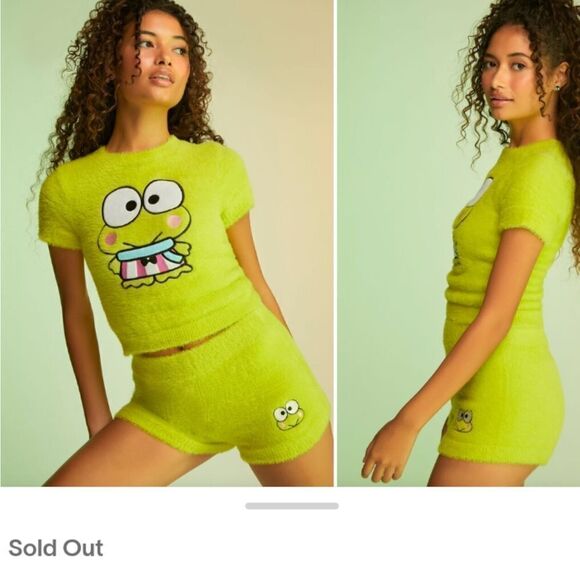 Forever 21 Hello Kitty & Friends Keroppi Fuzzy T-Shirt Small - Picture 16 of 16